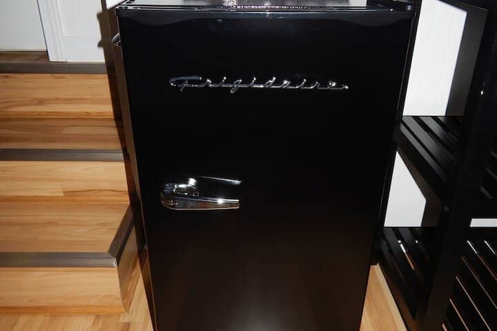 Mini-refrigerator